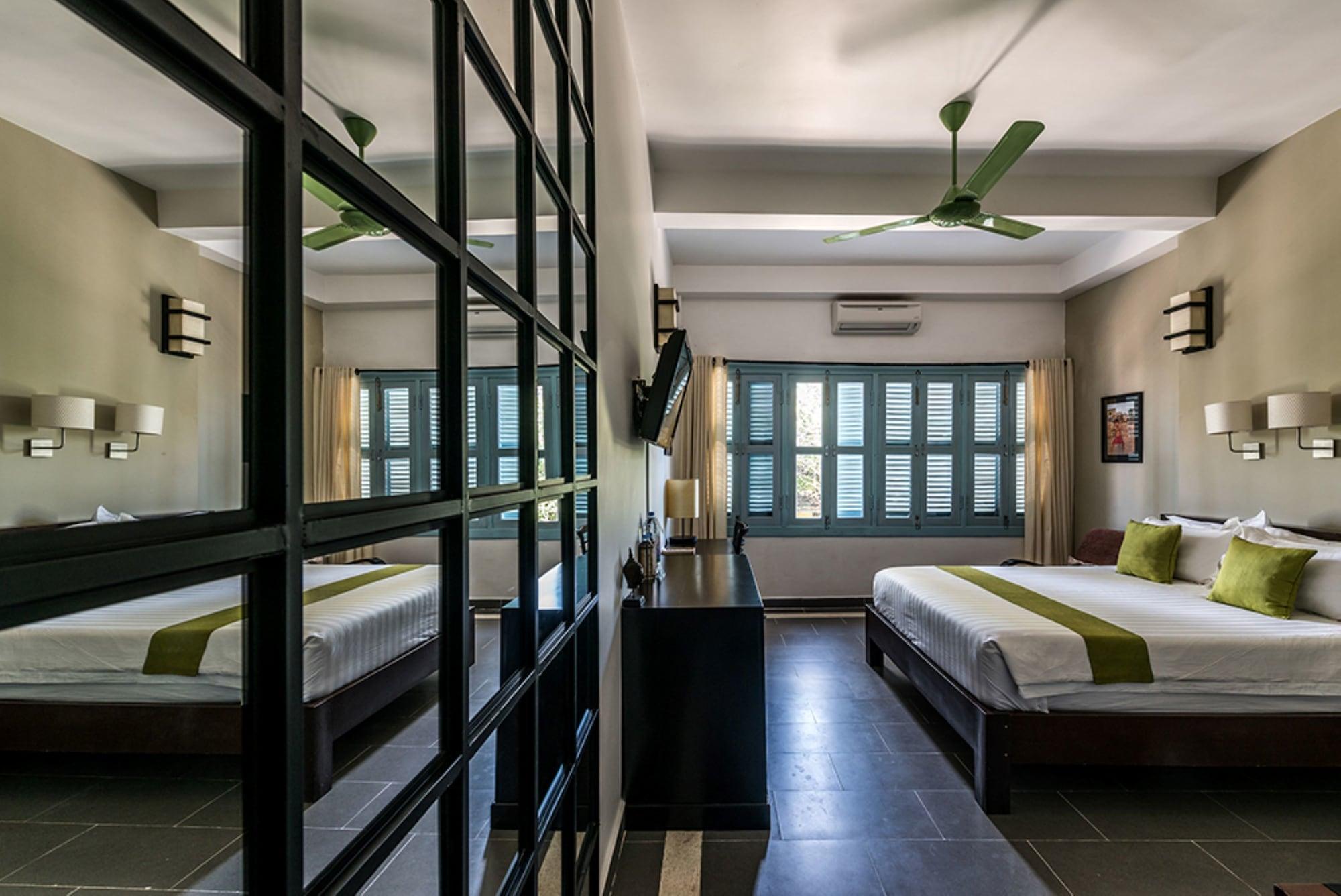 The Columns Hotel Кампот Екстериор снимка
