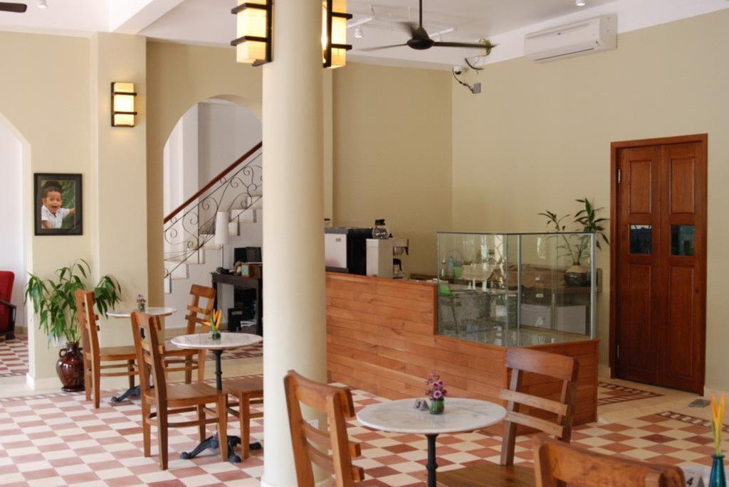The Columns Hotel Кампот Екстериор снимка