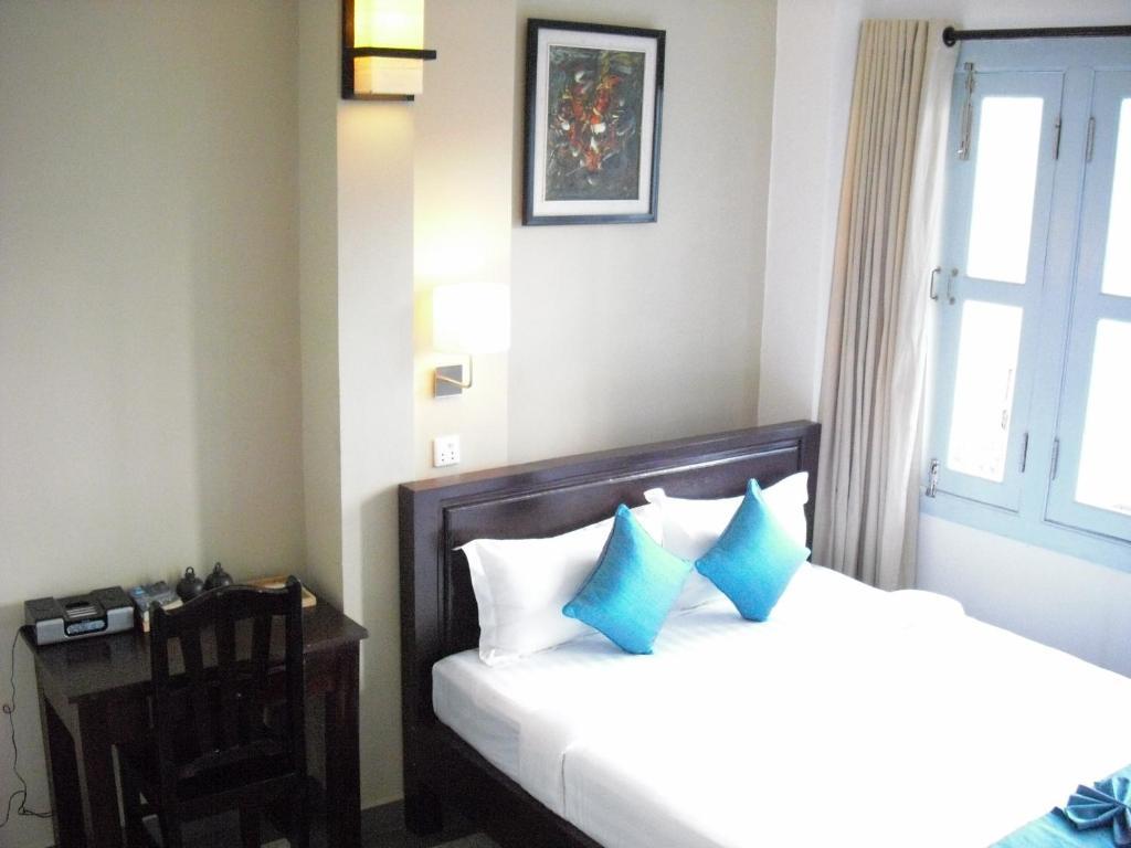 The Columns Hotel Кампот Стая снимка