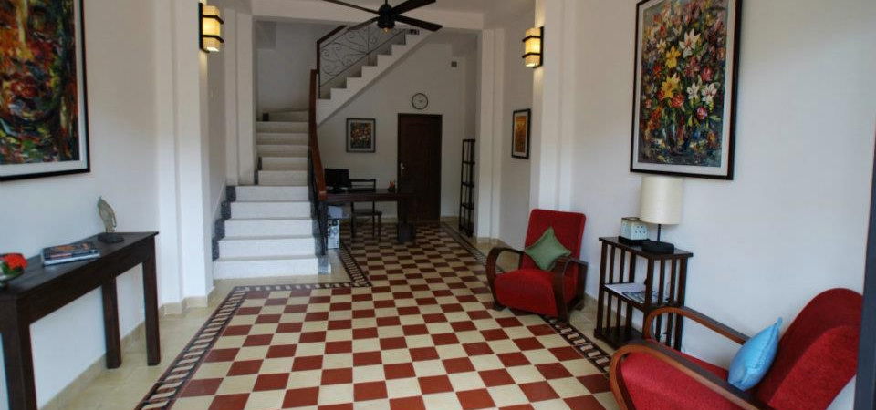 The Columns Hotel Кампот Екстериор снимка